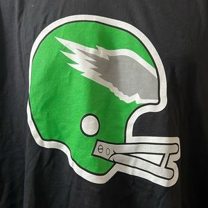Philadelphia Eagles retro helmet, T-shirt black brand new!!!